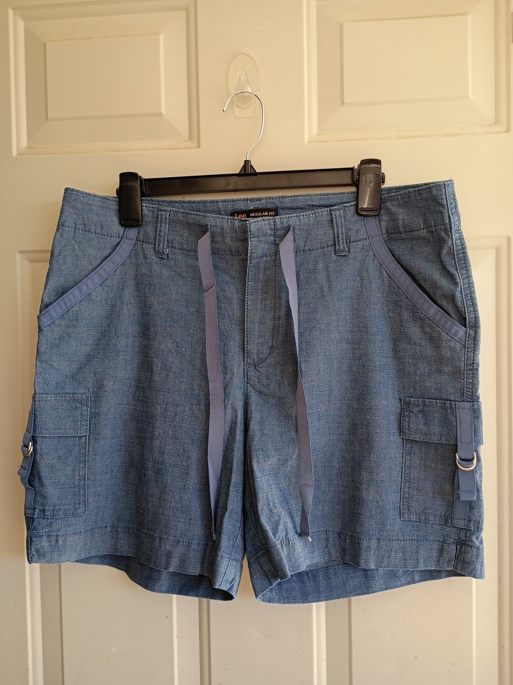 Lee Women's Dark Chambray Regular Fit Mid RiseCargo Shorts Ribbon Belt Size 14